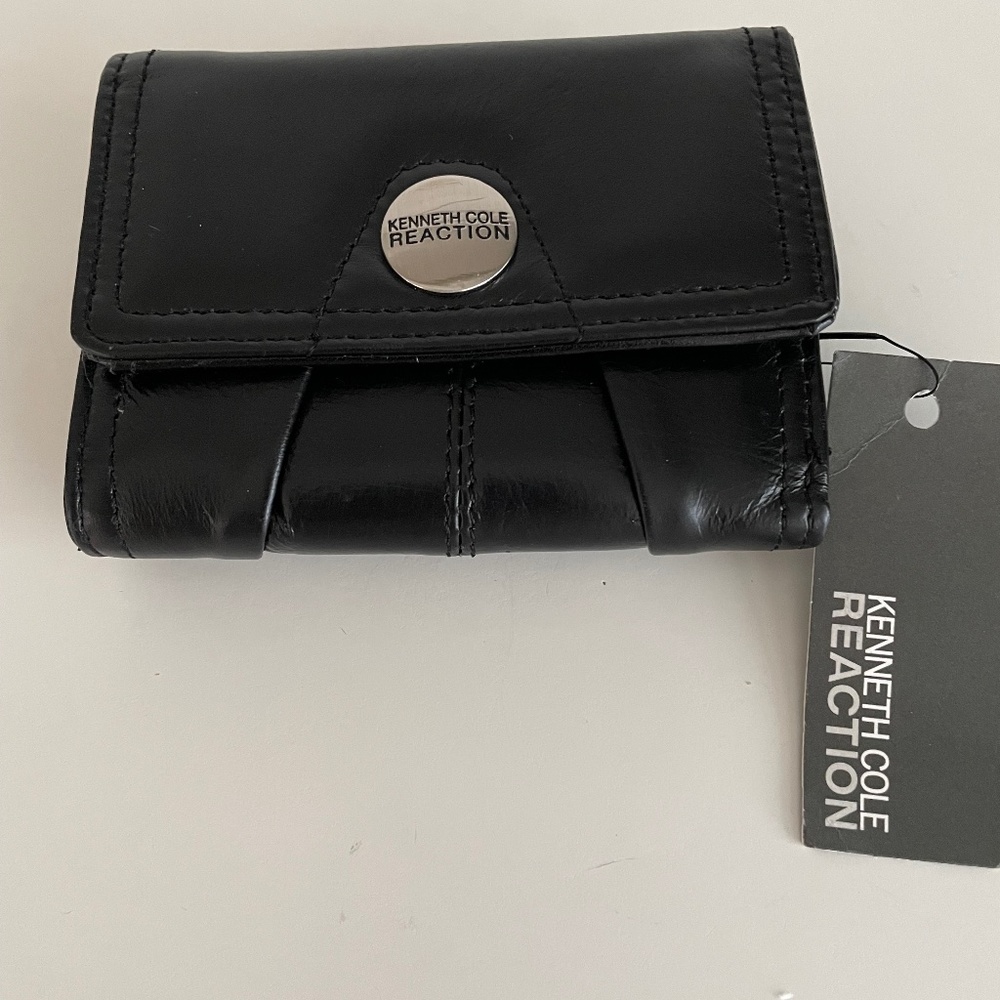 Kenneth Cole Reaction Ladies’ Black Leather Wallet NWT
